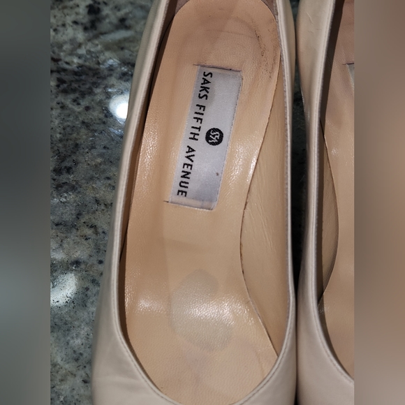 Saks Fifth Avenue 3" Heels US Women's Sz 8AA Cream/Black Gently Used - Picture 4 of 13